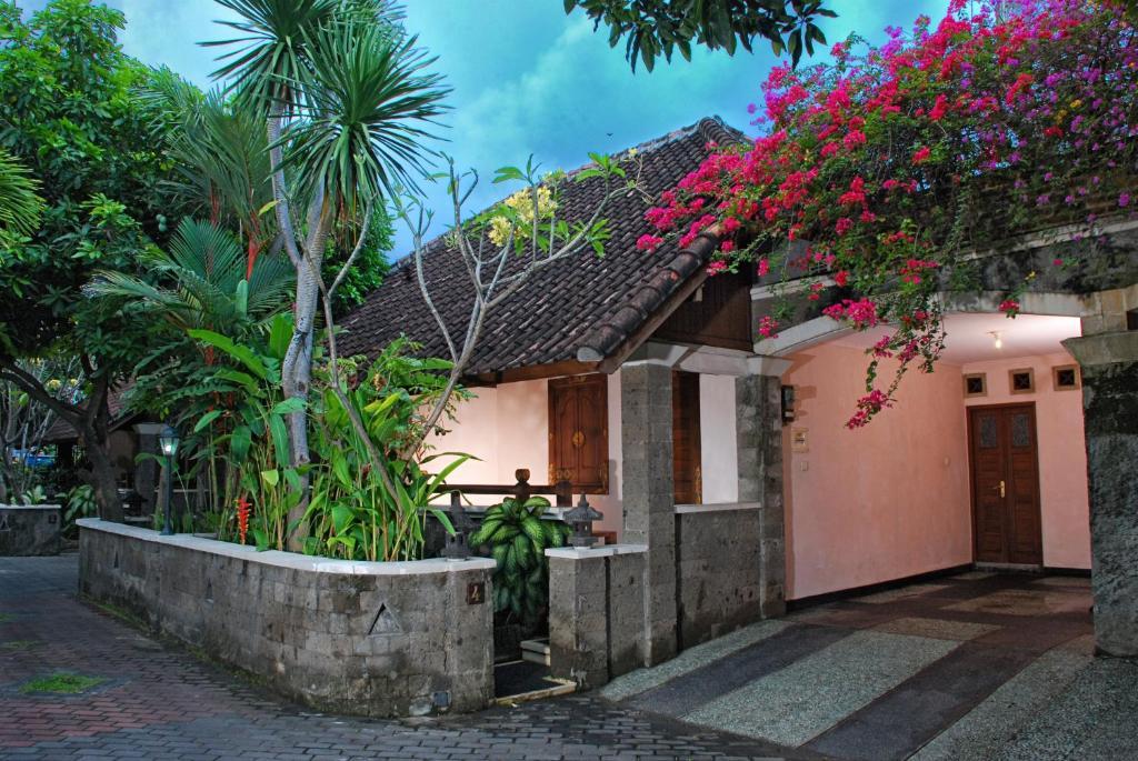 Hotel Taman Ayu 212 Denpasar Esterno foto