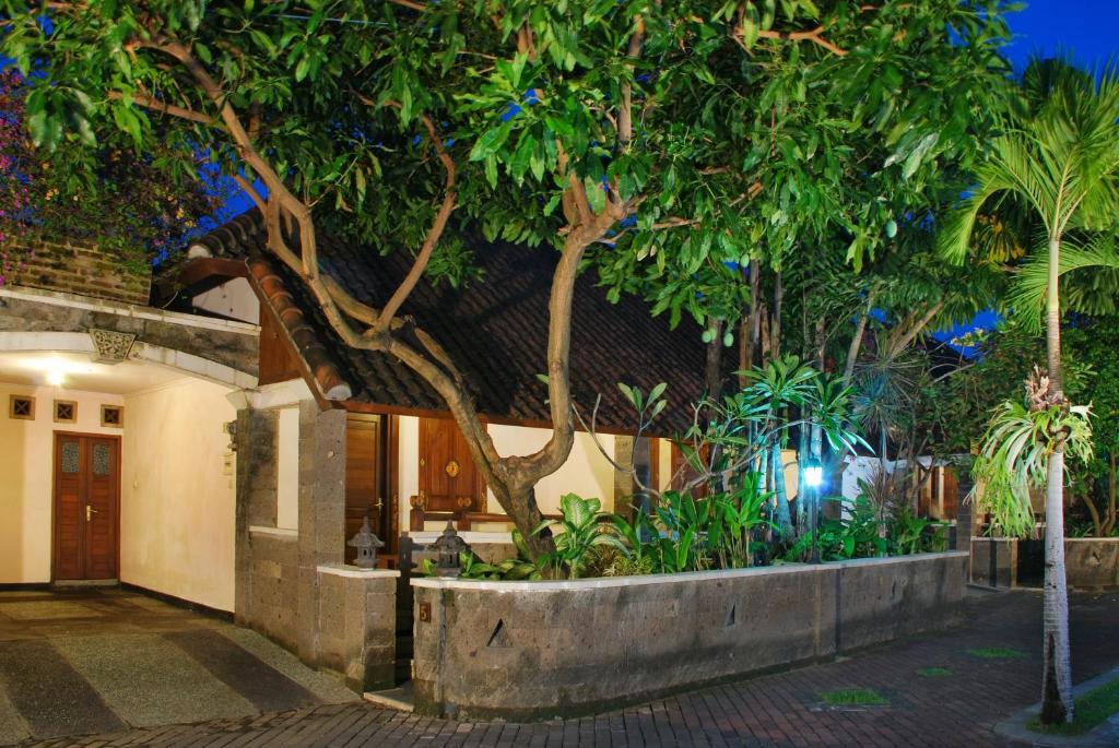 Hotel Taman Ayu 212 Denpasar Esterno foto