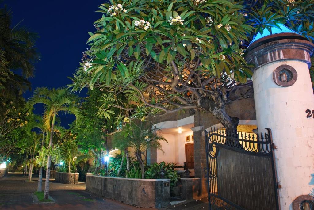 Hotel Taman Ayu 212 Denpasar Esterno foto